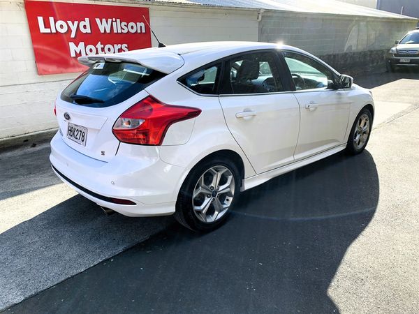 2013 Ford Focus 2.0 SPORT AUTO HATCH Carousel 14