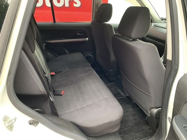 2012 Suzuki Escudo 2.4 XG 4WD Carousel 4