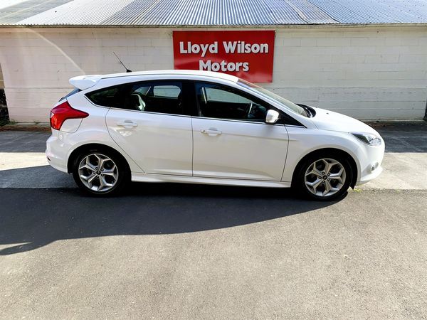 2013 Ford Focus 2.0 SPORT AUTO HATCH Carousel 13
