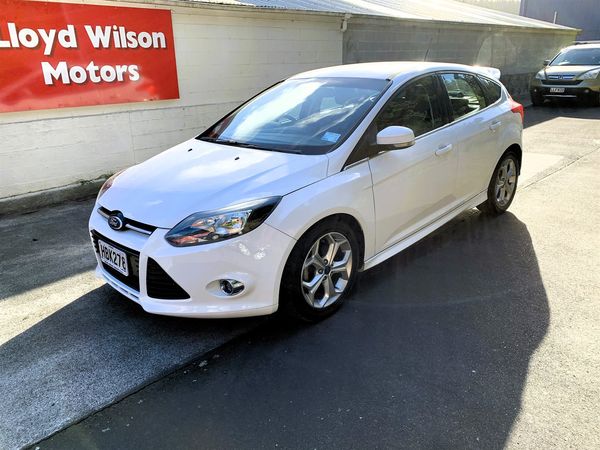 2013 Ford Focus 2.0 SPORT AUTO HATCH Carousel 18