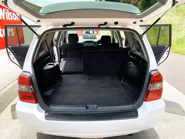 2005 Toyota Kluger L 24S Carousel 1