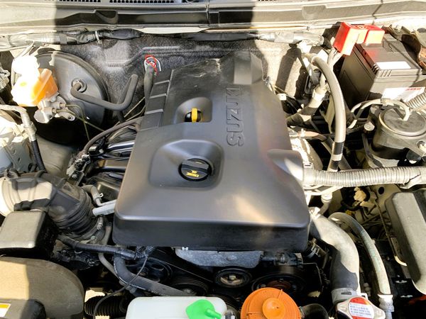 2005 Suzuki Escudo Carousel 9