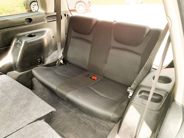 2005 Toyota Kluger L 24S Carousel 3