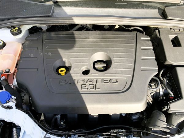 2013 Ford Focus 2.0 SPORT AUTO HATCH Carousel 10