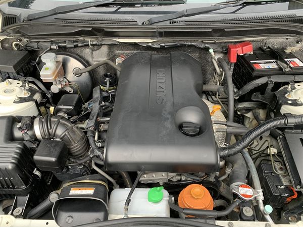 2012 Suzuki Escudo 2.4 XG 4WD Carousel 10
