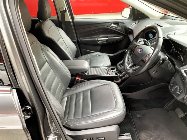 2019 Ford Escape TITANIUM AWD DIESEL Carousel 2