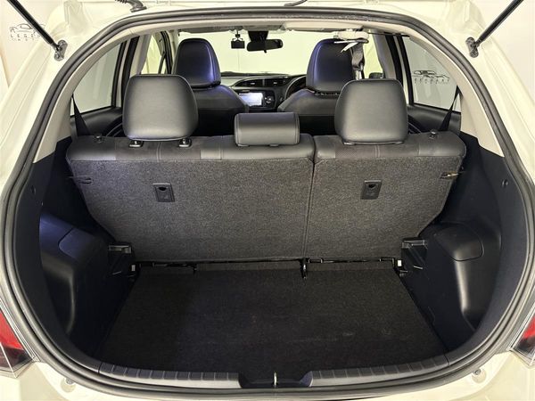 2017 Toyota Yaris GR Sport,LED Beam,5 Speed manual Carousel 8
