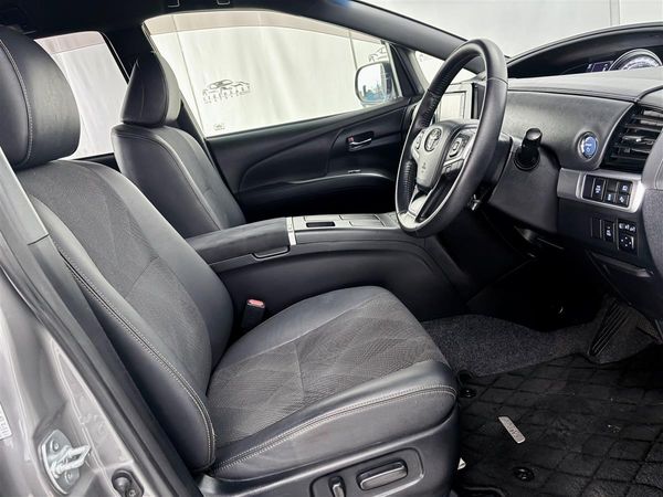 2016 Toyota Estima Aeras Premium,4WD,Hybrid,Full leather,low km Carousel 13