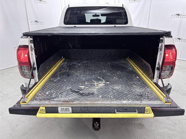 2019 Toyota Hilux SR5 Cruiser,2WD,NZ NEW,tow bar Carousel 8