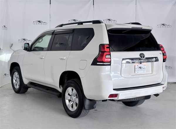 2021 Toyota Land Cruiser Prado 2.8 Diesel,4WD,5 seaters,Radar Cruise Carousel 3