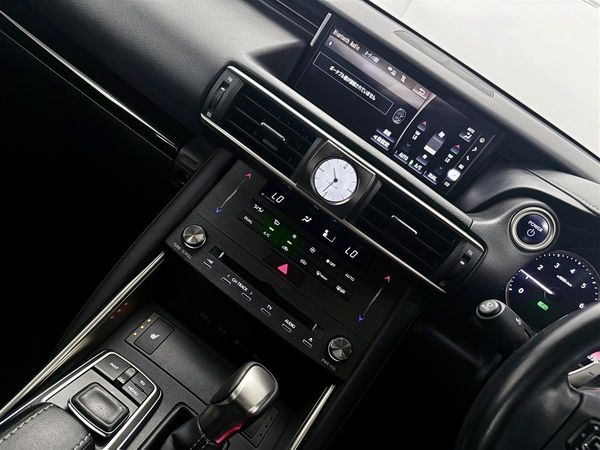 2019 Lexus IS 300h Hybrid,Blind spot, RADAR CRUISE Carousel 16
