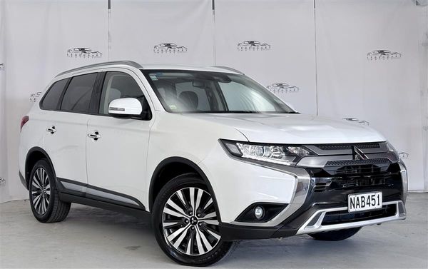 2020 Mitsubishi Outlander XLS,4WD,7 seaters,Carplay,BSM