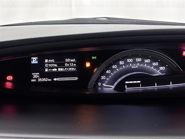 2016 Toyota Estima Aeras Premium,35352KM,Service history Carousel 15
