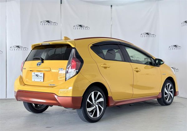 2015 Toyota Aqua X-URBAN , PUSH START,ALLOYS Carousel 5