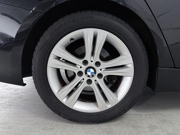 2012 BMW 320i Apple Carplay,Eletric seats,2.0P TURBO Carousel 6