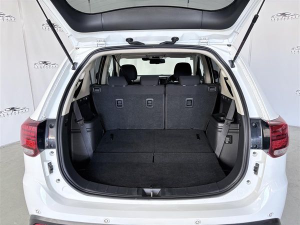 2020 Mitsubishi Outlander XLS,4WD,7 seaters,Carplay,BSM Carousel 7