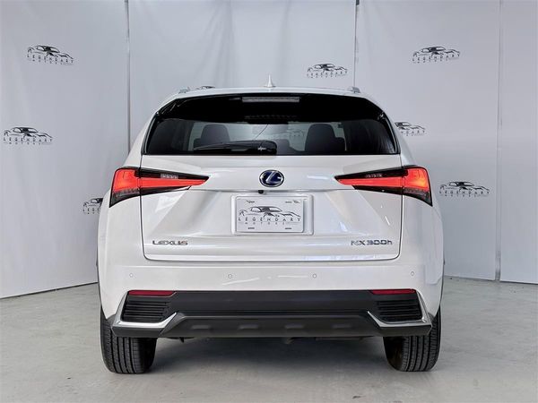 2019 Lexus NX 300h Sunroof,BSM, Eletric boot,Vented seat Carousel 4