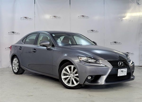 2016 Lexus IS 200t 2.0T,leather,Low km,Vented seats