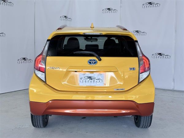2015 Toyota Aqua X-URBAN , PUSH START,ALLOYS Carousel 4