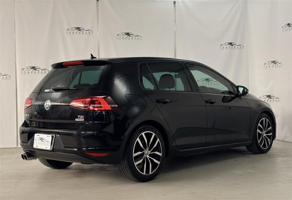 2017 Volkswagen Golf 1.4 TSI Highline,Blind spot,Carplay Carousel 5