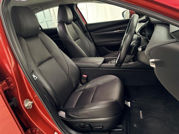 2020 Mazda 3 2.0,Leather,60 camera,BSM ,HUD Carousel 11