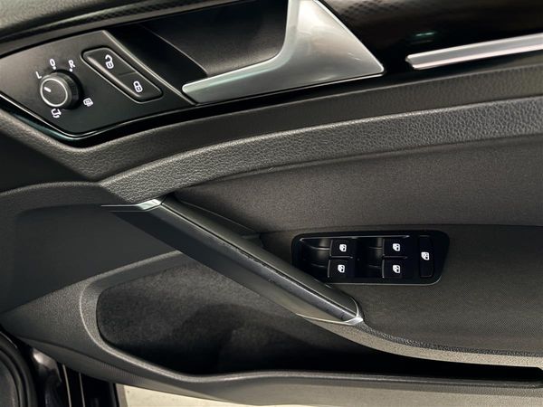 2017 Volkswagen Golf 1.4 TSI Highline,Blind spot,Carplay Carousel 13