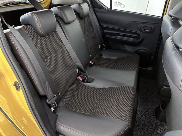 2015 Toyota Aqua X-URBAN , PUSH START,ALLOYS Carousel 9