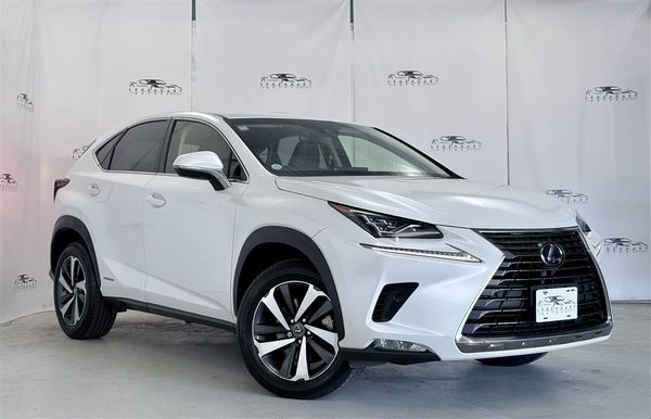2018 Lexus NX 300h Black leather,Eletric boot,3 EYE LED