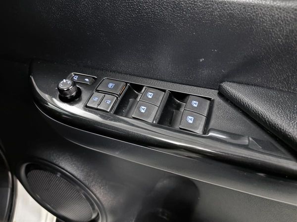 2019 Toyota Hilux SR5 Cruiser,2WD,NZ NEW,tow bar Carousel 13