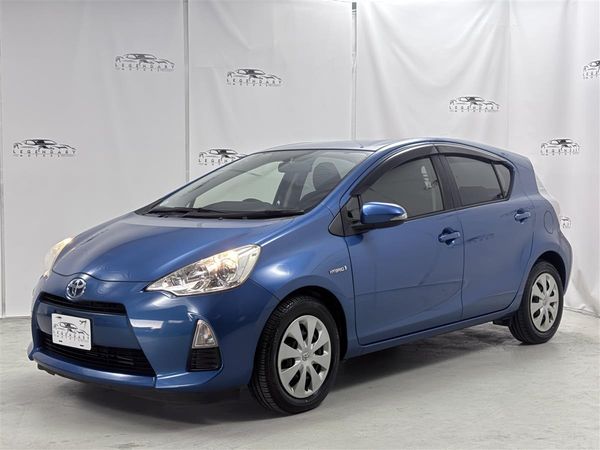 2012 Toyota Aqua HYBRID S,Push start,Service history Carousel 2
