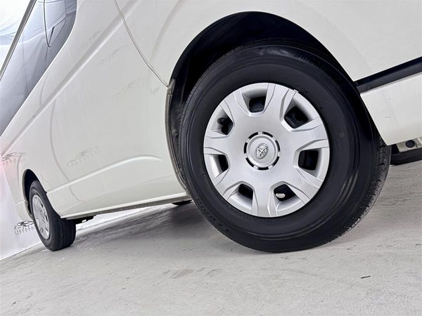 2021 Toyota Hiace GL 2.8 diesel, 6 SEATERS,Service history Carousel 6