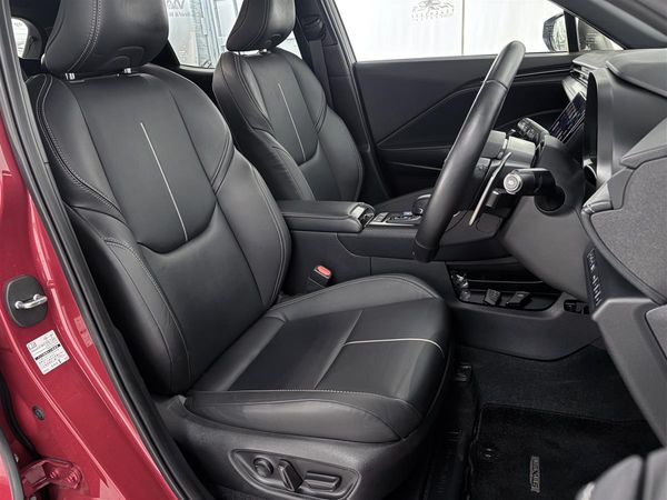 2025 Lexus LBX RELAX AWD HYBRID,Eletric boot Carousel 11
