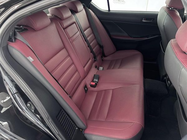 2021 Lexus IS 300h Limited,Hybrid,Carplay,360 Camera Carousel 9