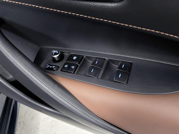 2020 Toyota Corolla SPORT 1.8G HYBRID Premium Leather Carousel 13