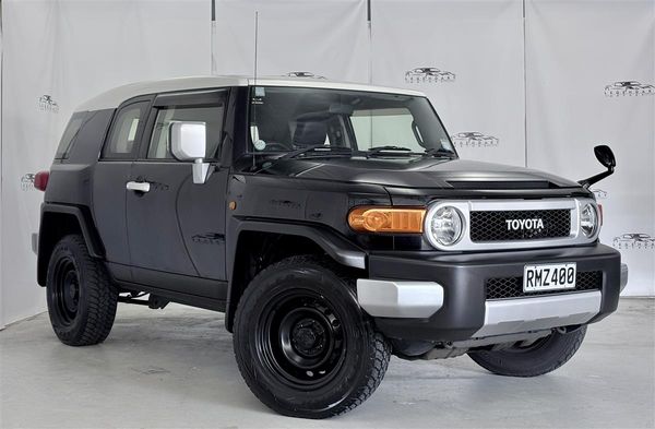 2013 Toyota Fj CRUISER 4.0 V6 Power,5AT,4WD,Bluetooth