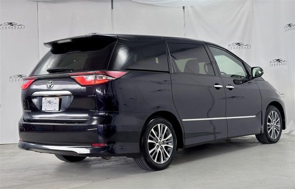 2016 Toyota Estima Aeras Premium,35352KM,Service history Carousel 5