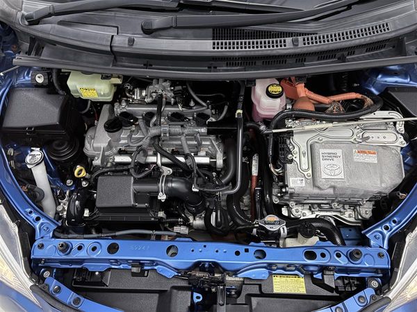2012 Toyota Aqua HYBRID S,Push start,Service history Carousel 19