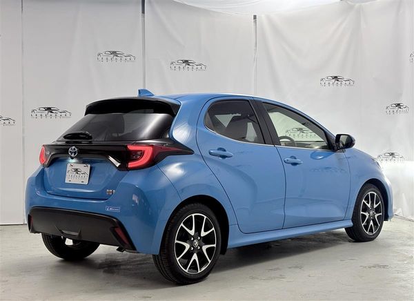 2020 Toyota Yaris 1.5 HYBRID Z,360 Camera,Low km Carousel 5
