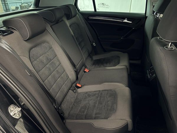 2017 Volkswagen Golf 1.4 TSI Highline,Blind spot,Carplay Carousel 9