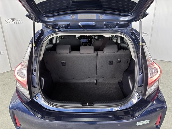 2019 Toyota Aqua 1.5 S style HYBRID low k,Push start Carousel 7