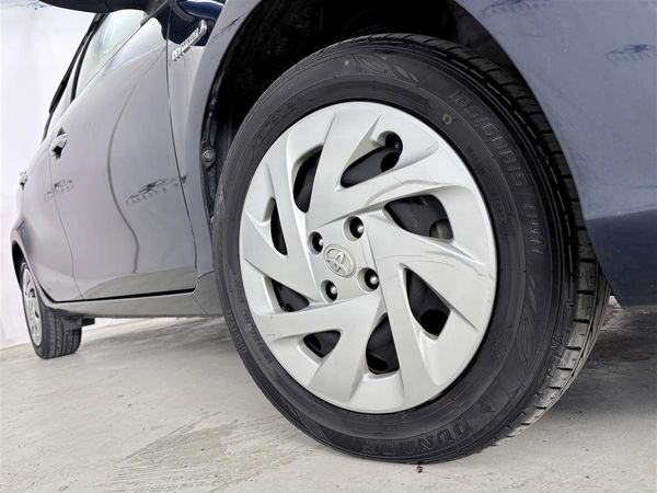 2019 Toyota Aqua 1.5 S style HYBRID low k,Push start Carousel 6
