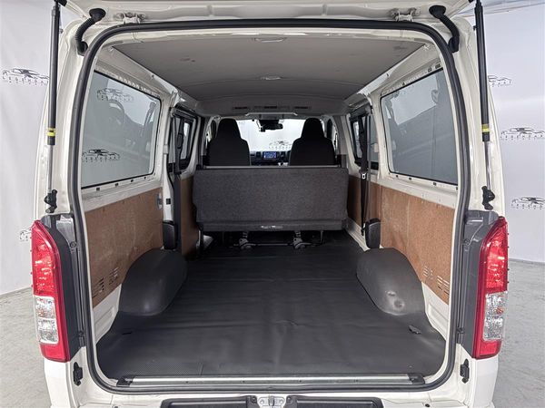 2021 Toyota Hiace GL 2.8 diesel, 6 SEATERS,Service history Carousel 8