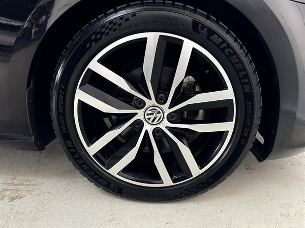 2017 Volkswagen Golf 1.4 TSI Highline,Blind spot,Carplay Carousel 6