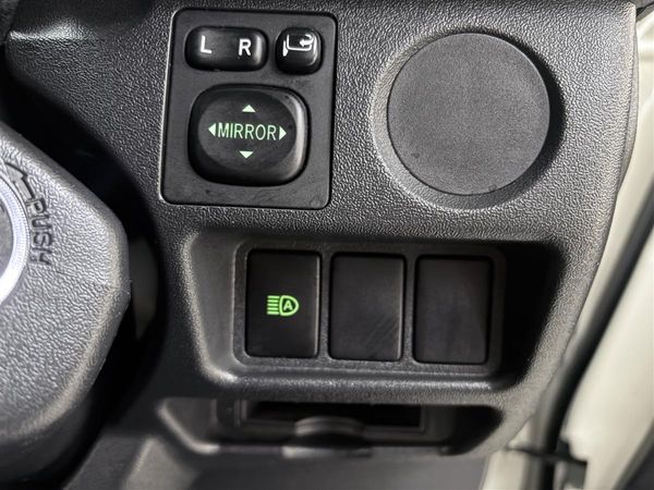 2021 Toyota Hiace GL 2.8 diesel, 6 SEATERS,Service history Carousel 11