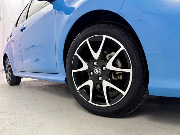 2020 Toyota Yaris 1.5 HYBRID Z,360 Camera,Low km Carousel 6