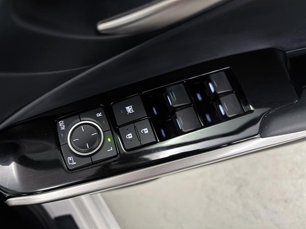 2019 Lexus IS 300h Hybrid,Blind spot, RADAR CRUISE Carousel 12