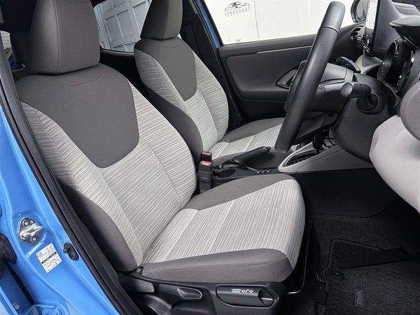2020 Toyota Yaris 1.5 HYBRID Z,360 Camera,Low km Carousel 11