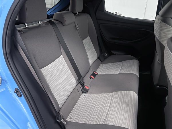 2020 Toyota Yaris 1.5 HYBRID Z,360 Camera,Low km Carousel 8