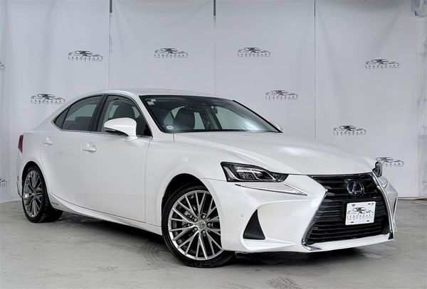 2017 Lexus IS 300h Hybrid,BSM,RADAR CRUISE,Version L