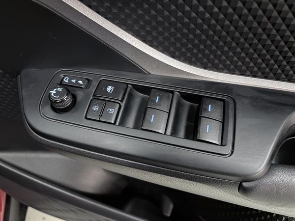 2022 Toyota C-HR 1.8S HYBRID,Reverse Camera,Bluetooth Carousel 12